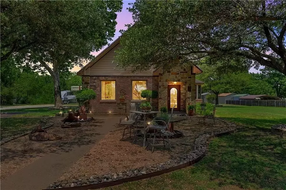 If You Love Vintage Houses, You Can Own This 1920s Texas Home