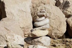 Stacking Stones Gets a Rocky Reception - WSJ
