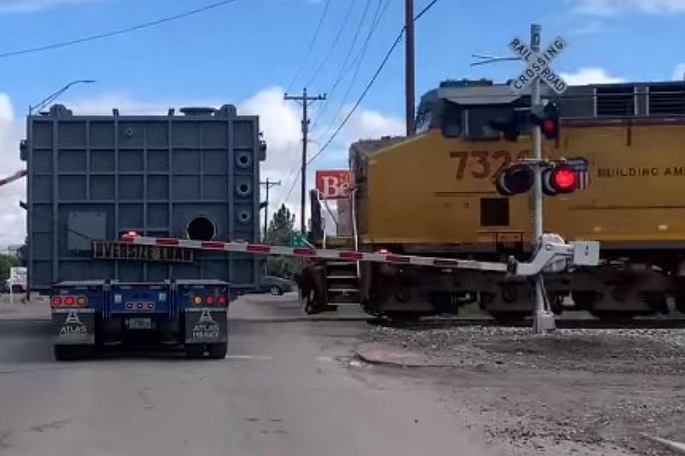 A Friendly Reminder To Texas: Keep An Eye Out For Giant Trains
