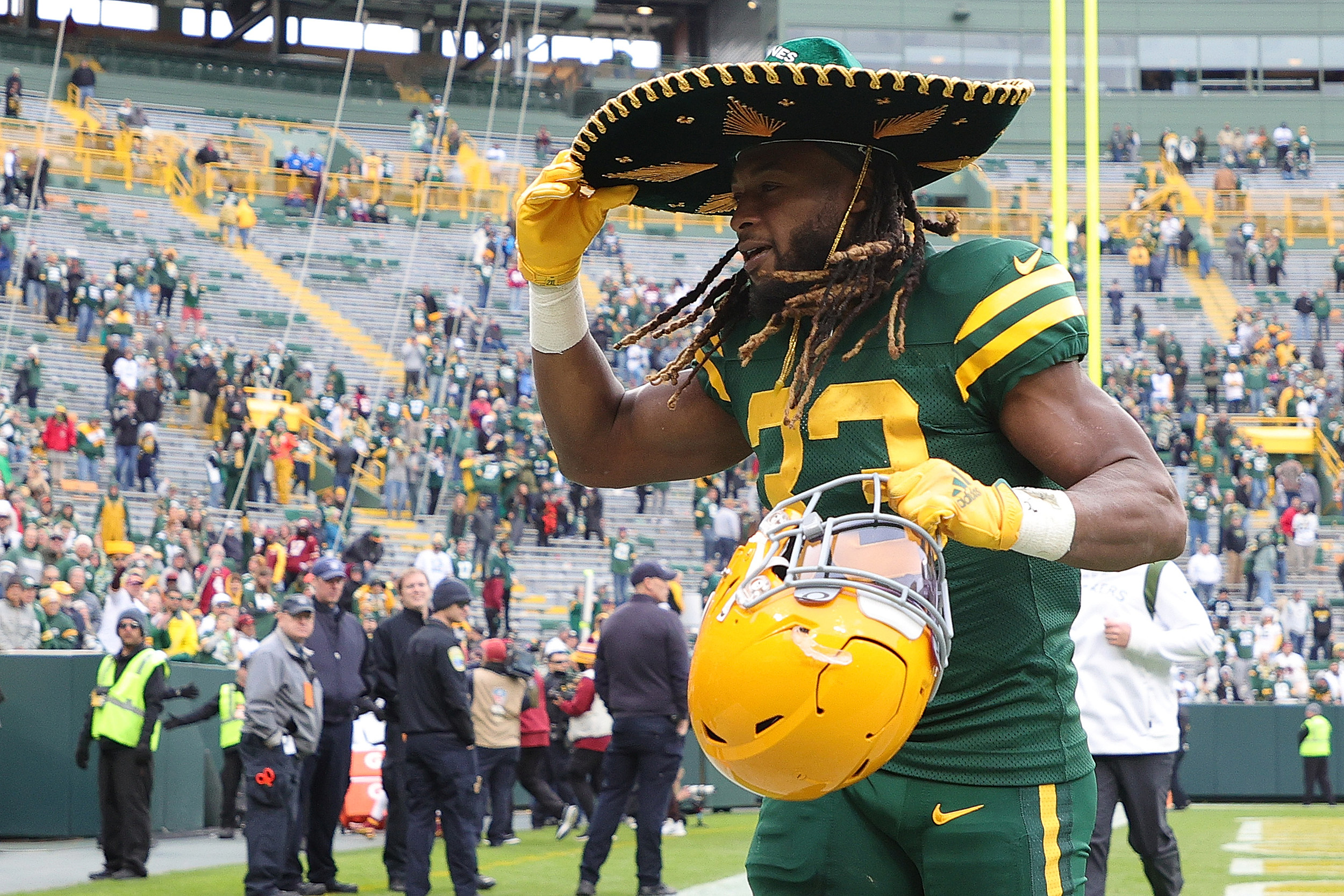 Packers' Aaron Jones, Ravens' Alvin host Youth Skills Camp at Sun Bowl