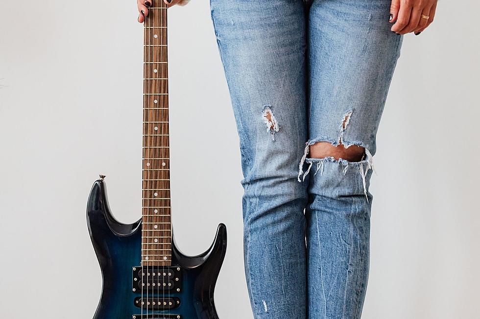 10 Rockin’ Gifts for Moms Who Are Queen of the Music Scene