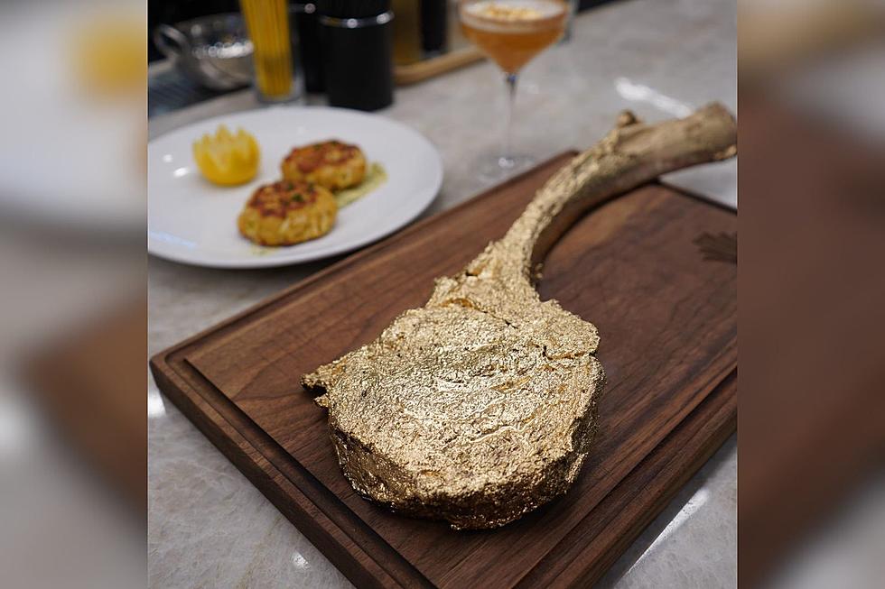 A 24K Gold Flake Topped Tomahawk is the Star of this Texas Restaurant