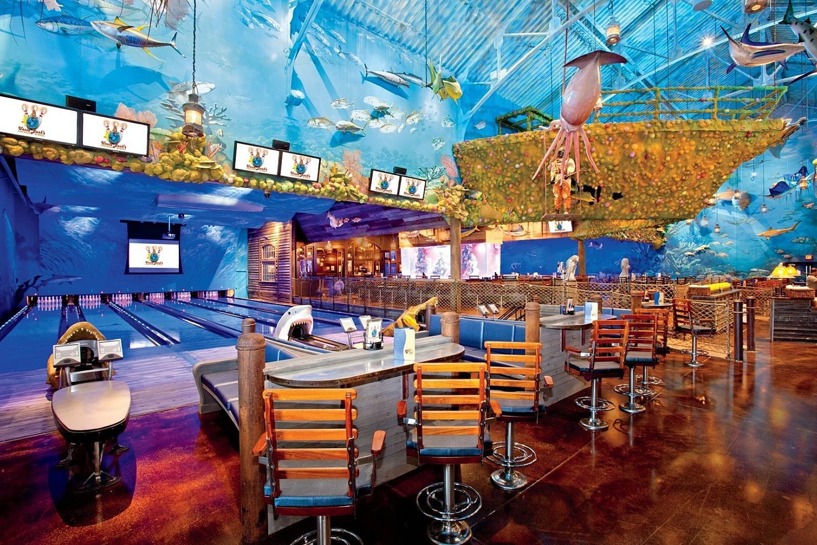 The Fishbowl, Casual Dining