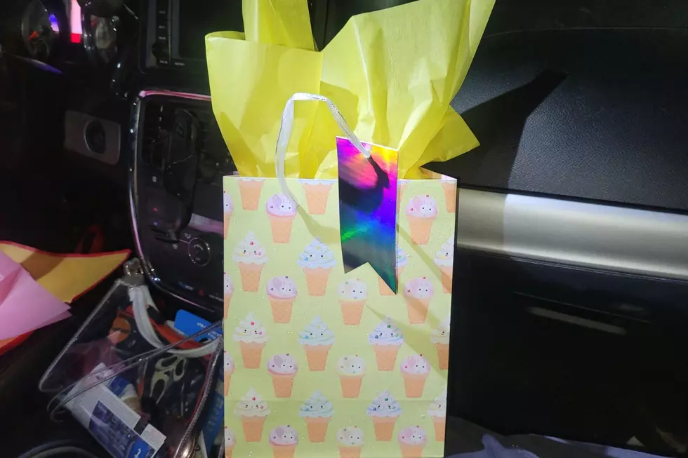 Last-Minute Birthday Gift Wrapping Is an El Paso Struggle