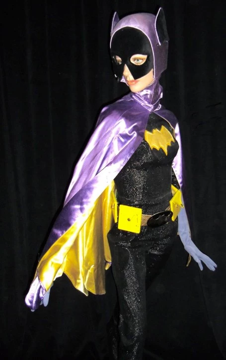 Yvonne Craig's Classic 1960s TV Batgirl Costume Up For Auction – YBMW