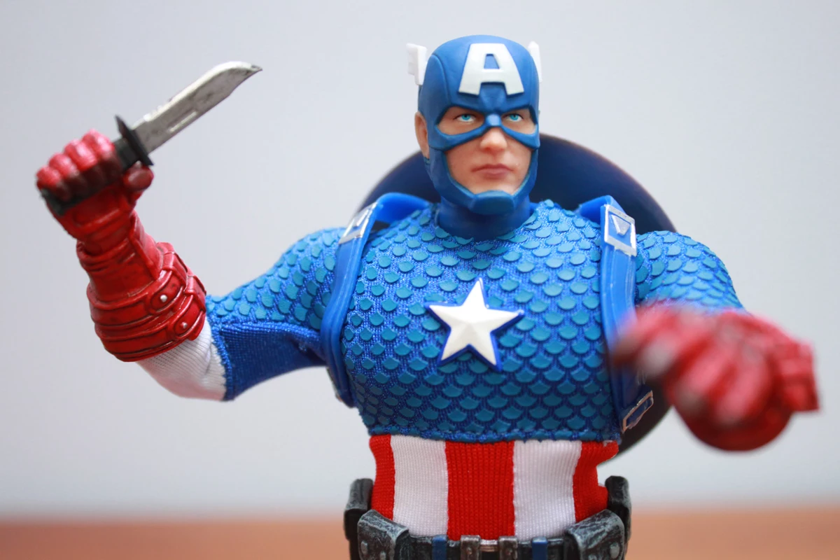 mezco modern captain america