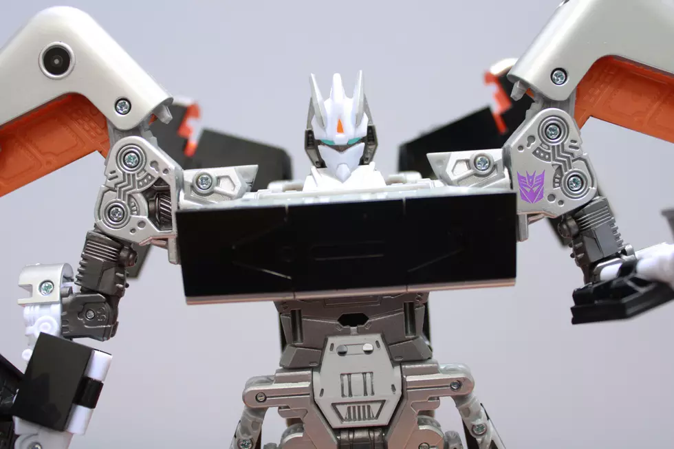 You Won't Believe How Easily Soundwave Transforms Into a Tablet