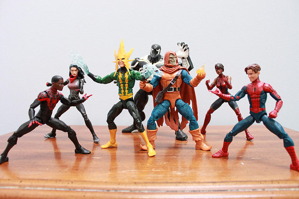 Marvel Legends Opens a Hole to the Spider-Verse [Review]