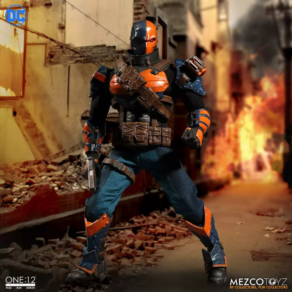 Mezco Does the Impossible, Makes Deathstroke Cool With Its Latest One:12 Figure