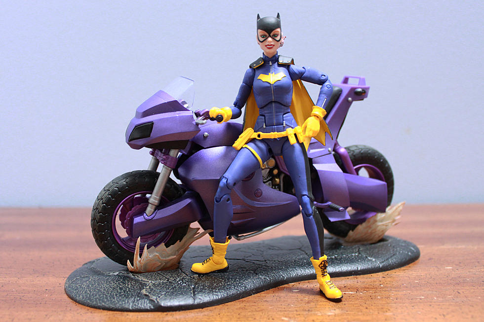Batgirl’s Latest DC Collectibles Figure Cements Her Status as a DC Icon [Review]