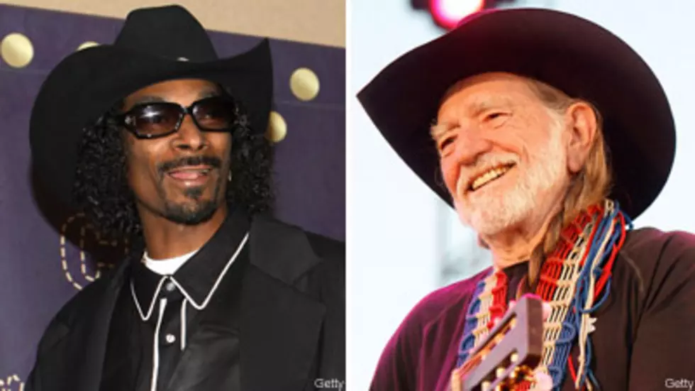 Willie Nelson Duets With Snoop Dogg