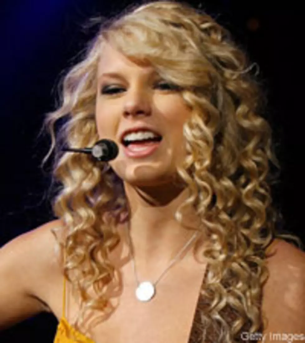 Taylor Swift Announces Fan-Friendly Sophomore Album