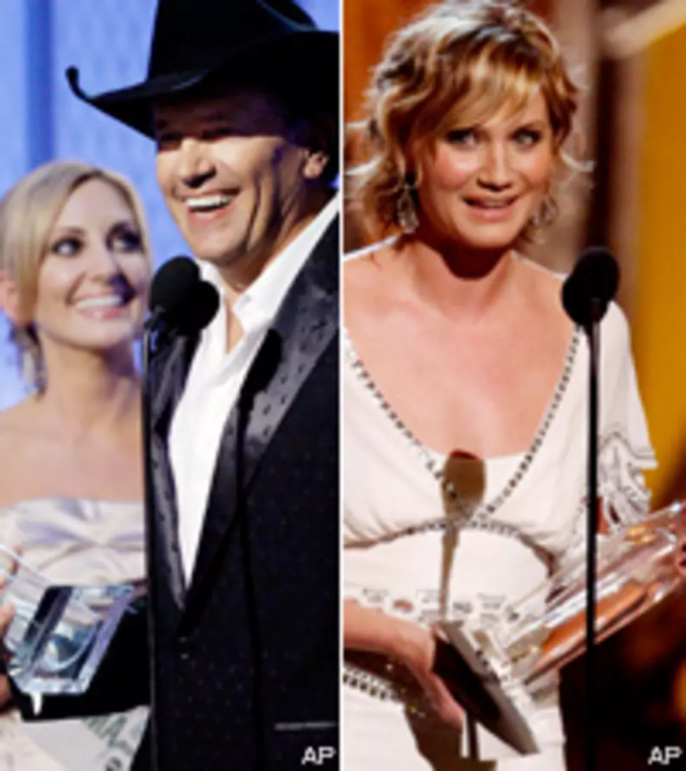 George Strait, Jennifer Nettles Win CMA&#8217;s Top Tunes