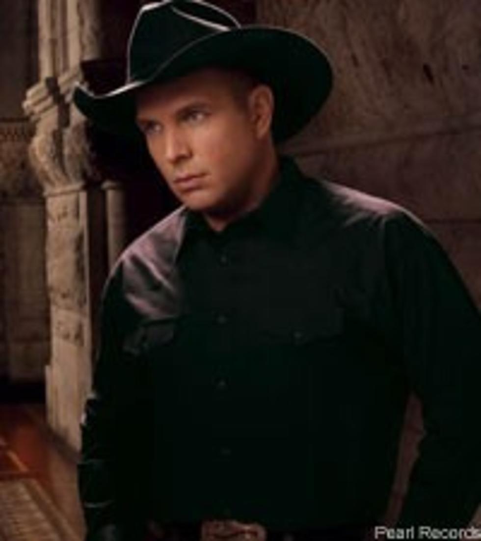 Garth Brooks Life and Career Explored in New Book
