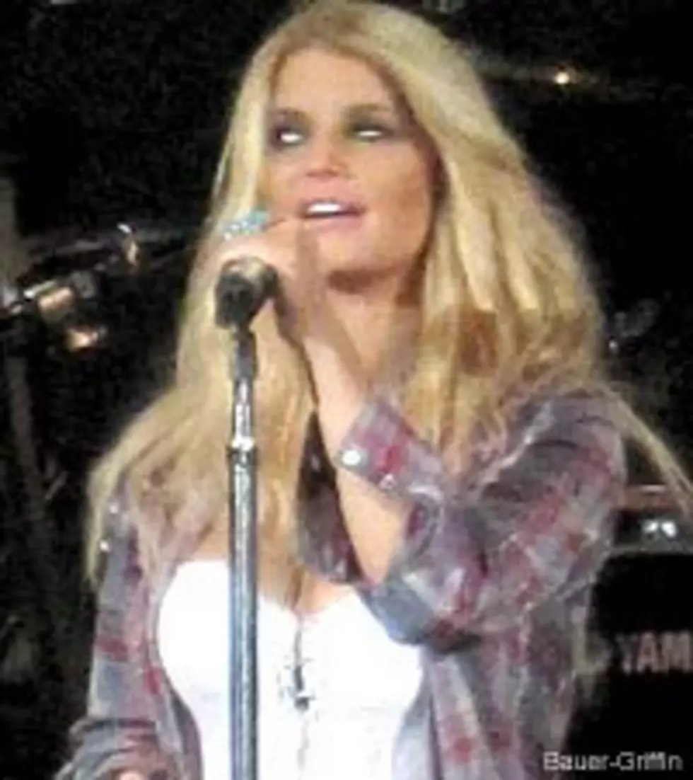 Jessica Simpson Flubs Lines in Final Flatts Show