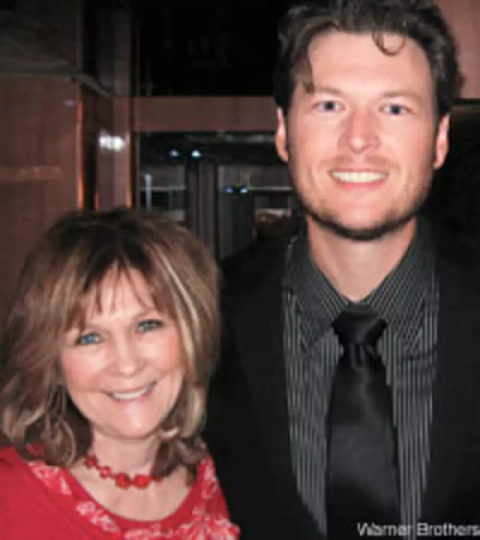 Celebrating Mom: Blake Shelton