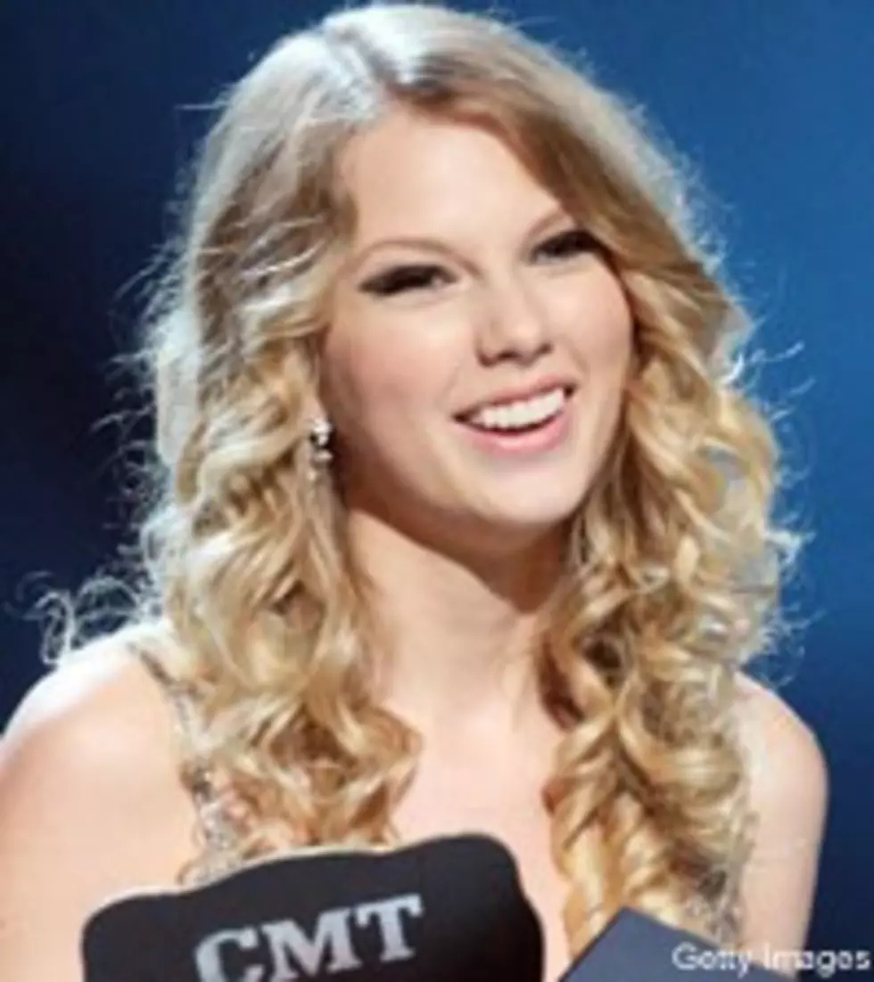 Taylor Swift Wins CMT&#8217;s Biggest Honor