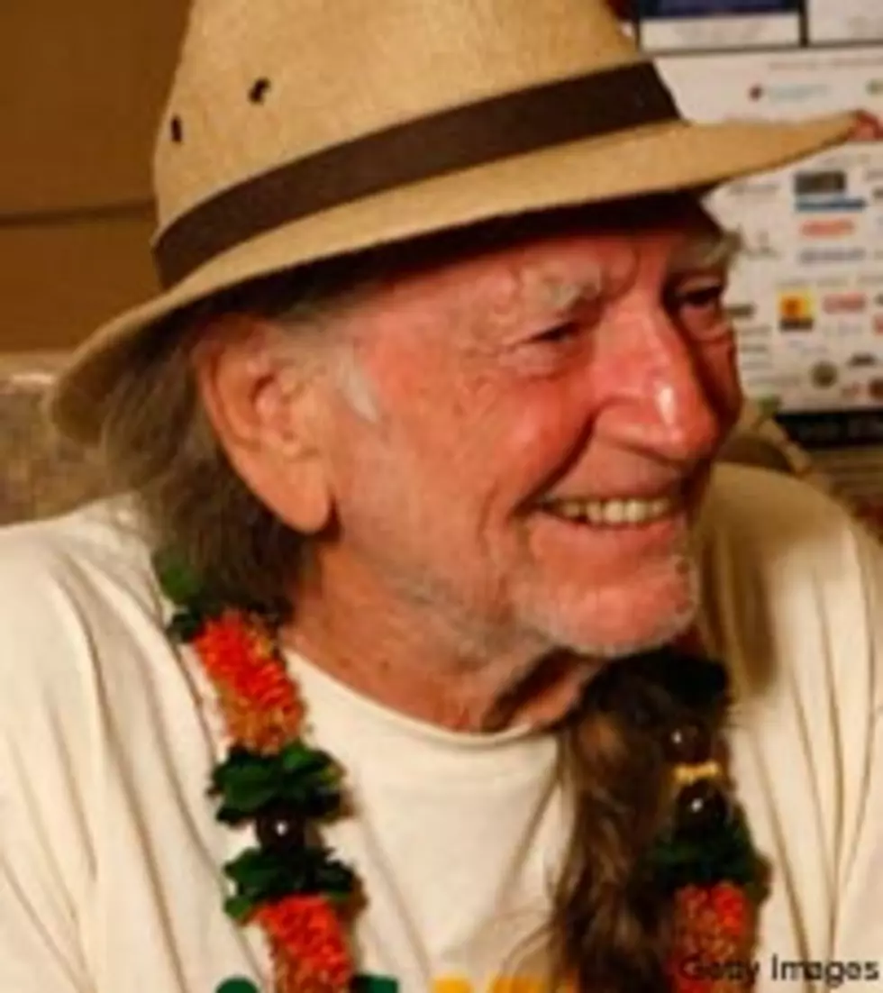 Willie Nelson Boasts Awesome Lung Power