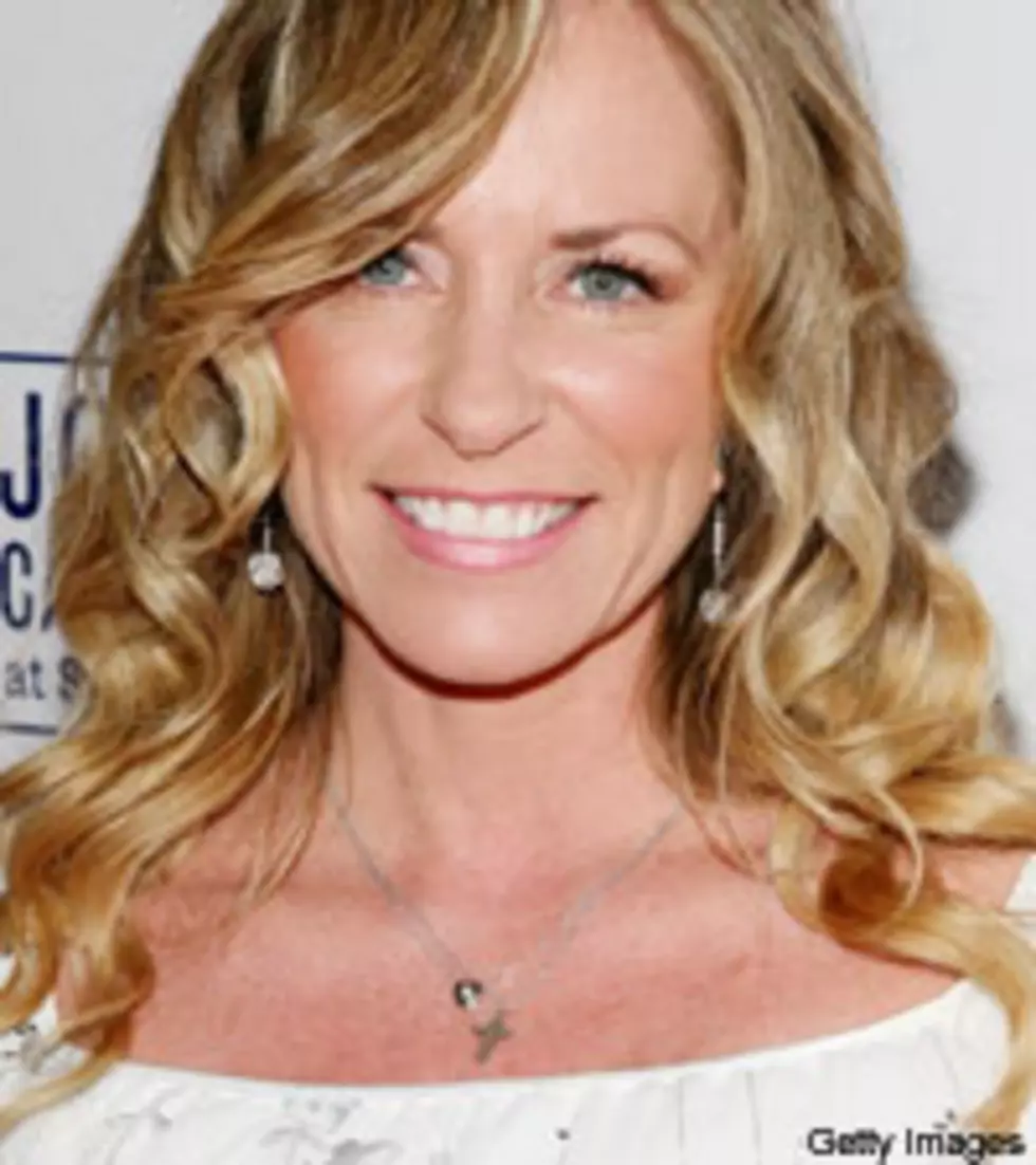 Deana Carter Marries on a California Beach