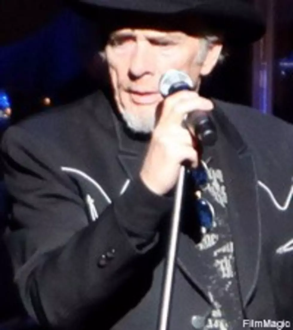 Merle Haggard Shows His Post-Surgery Fighting Side