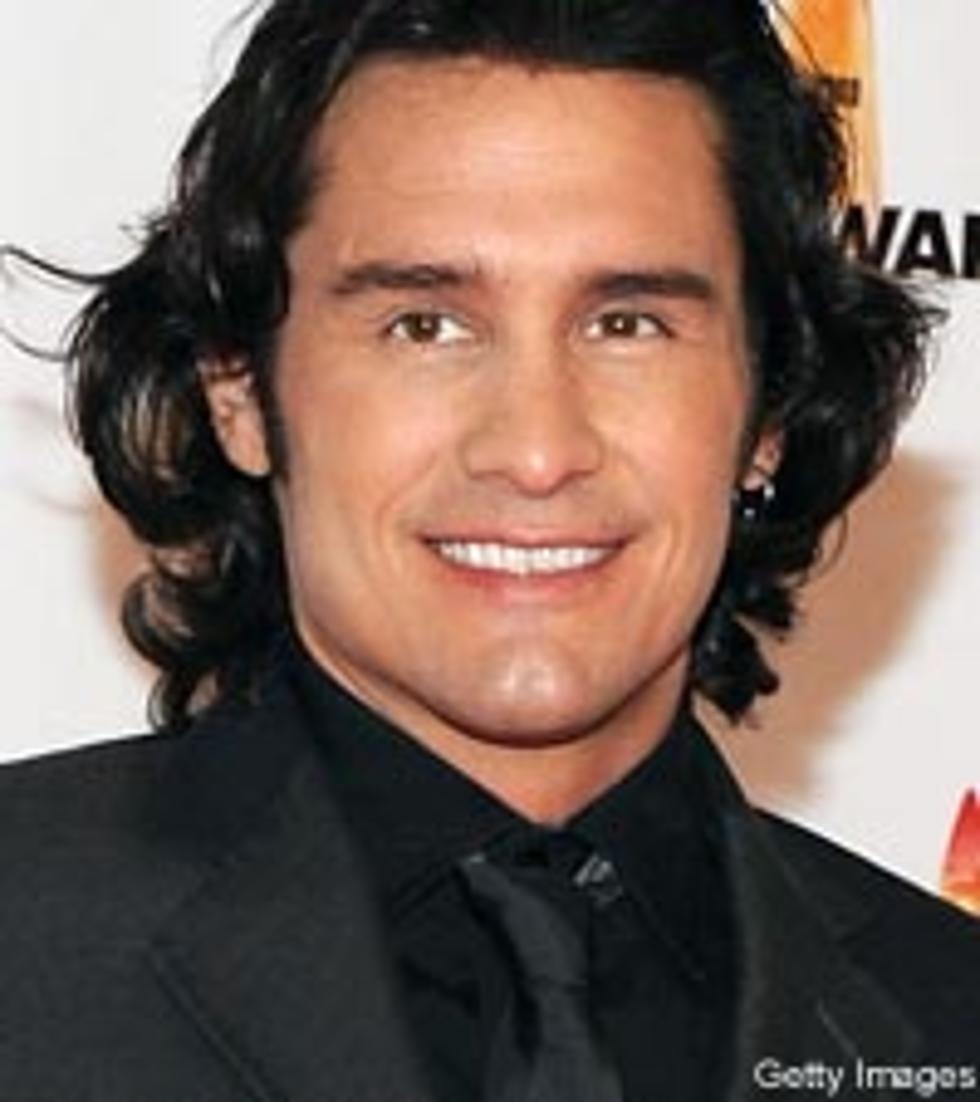 Joe Nichols Implores Stars to Make Time for Troops