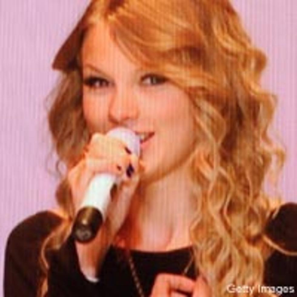 Taylor Swift Dominates American Music Awards
