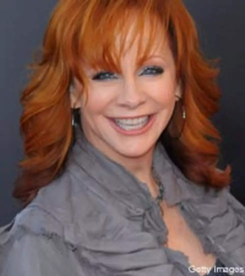 Reba Invites Fans to Chat