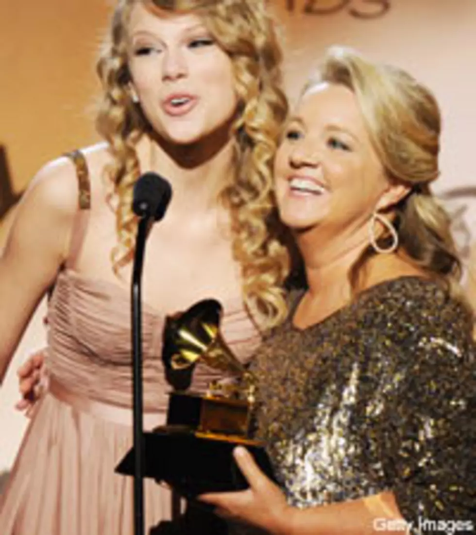 Taylor Swift Is Double Grammy Winner for &#8216;White Horse&#8217;