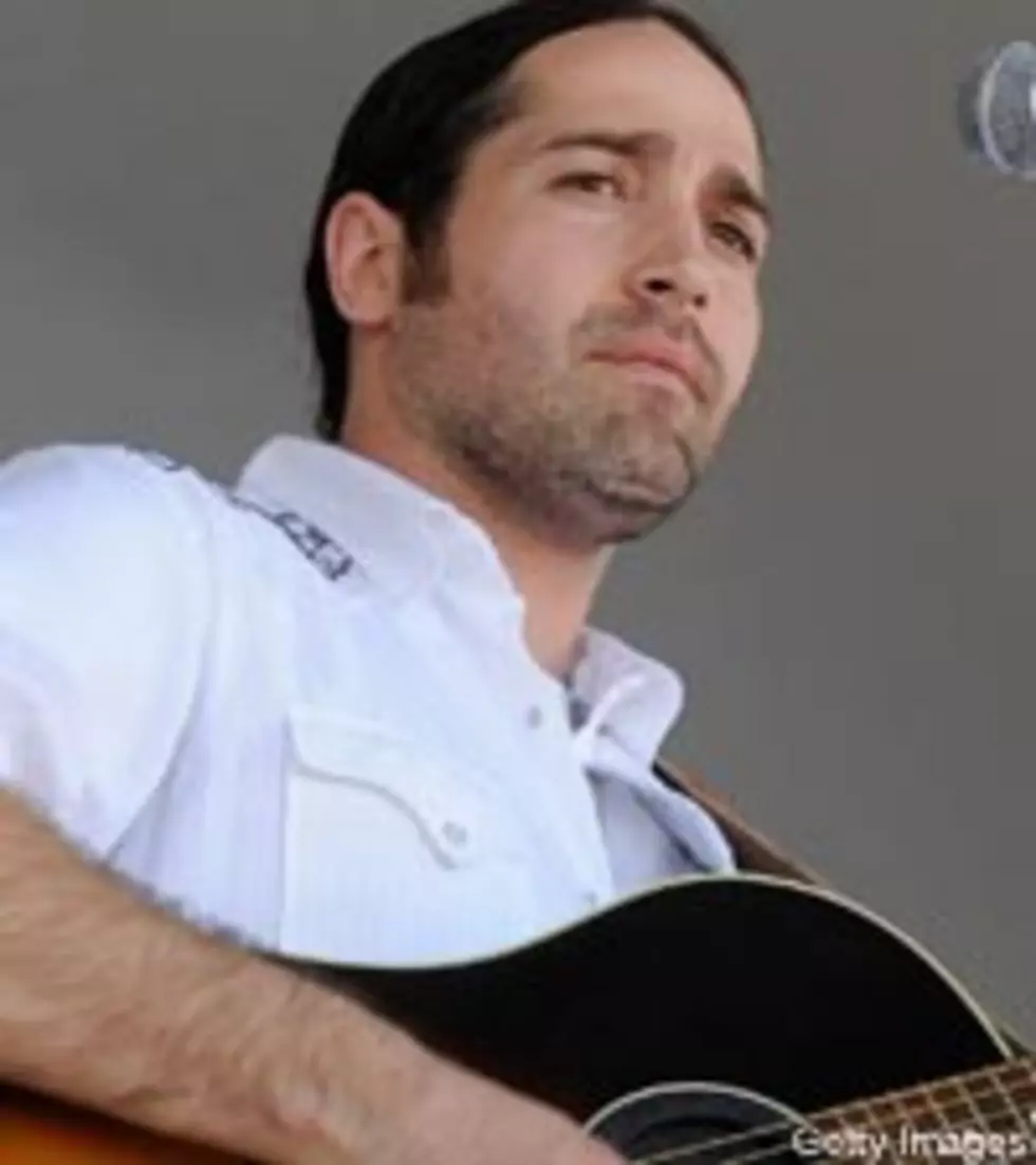 Josh Thompson Hunts for (and With) His Ideal Woman