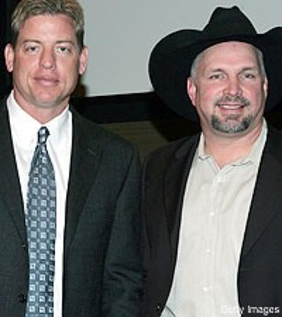 Garth Brooks Gets in the &#8216;Zone&#8217; With Troy Aikman