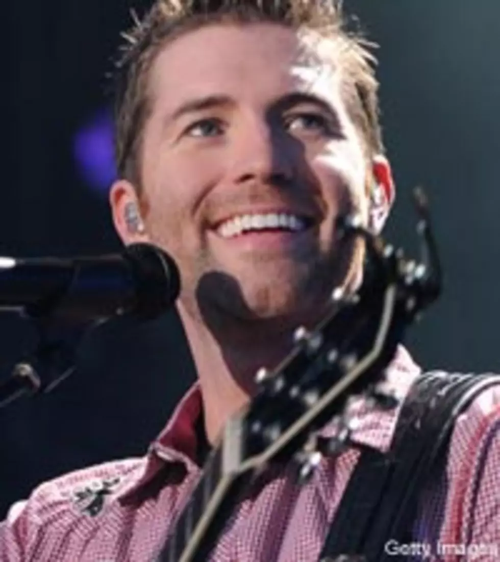 Josh Turner&#8217;s Touring Is a Family Affair