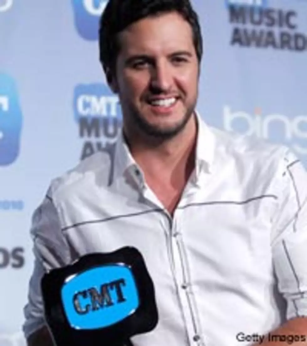 Luke Bryan Gives Props to Fans for CMT Win