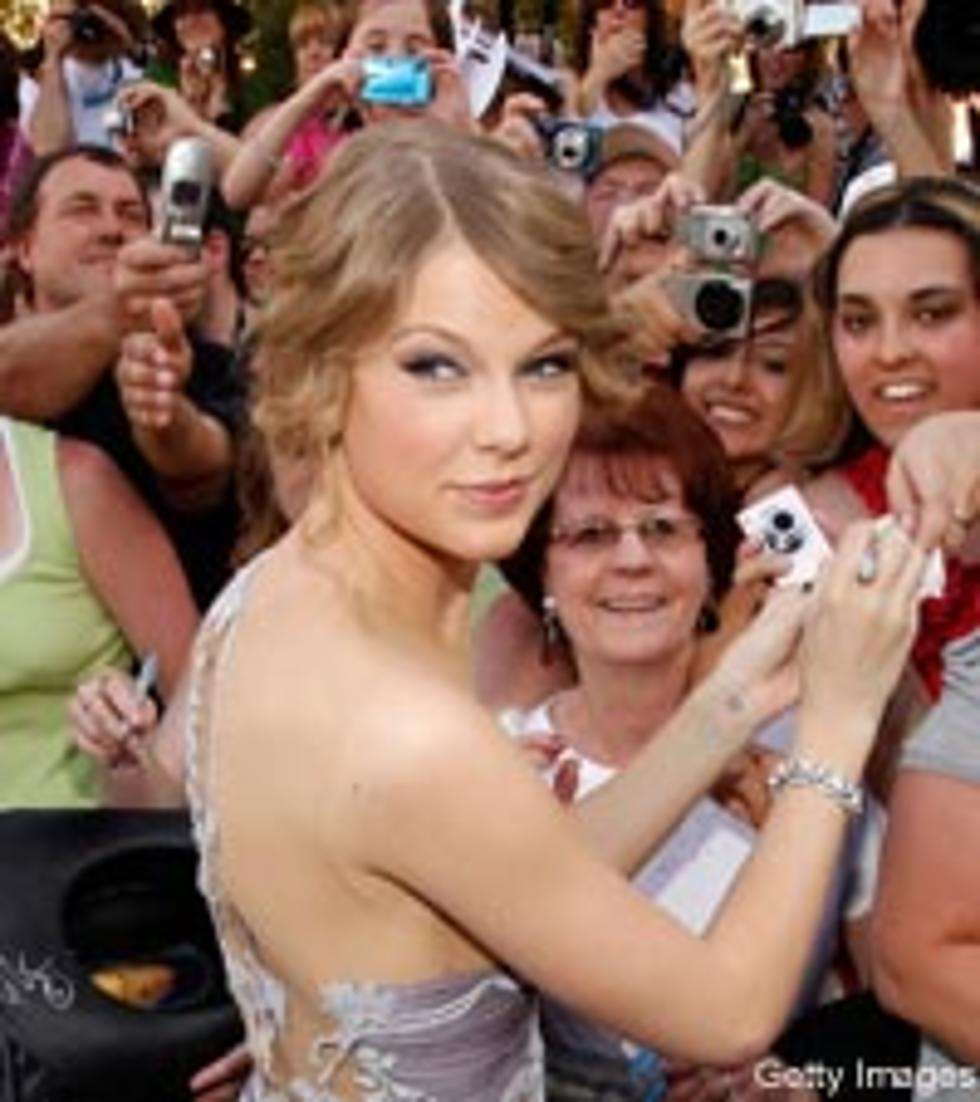 Taylor Swift To Host 13 Hour Meet Greet