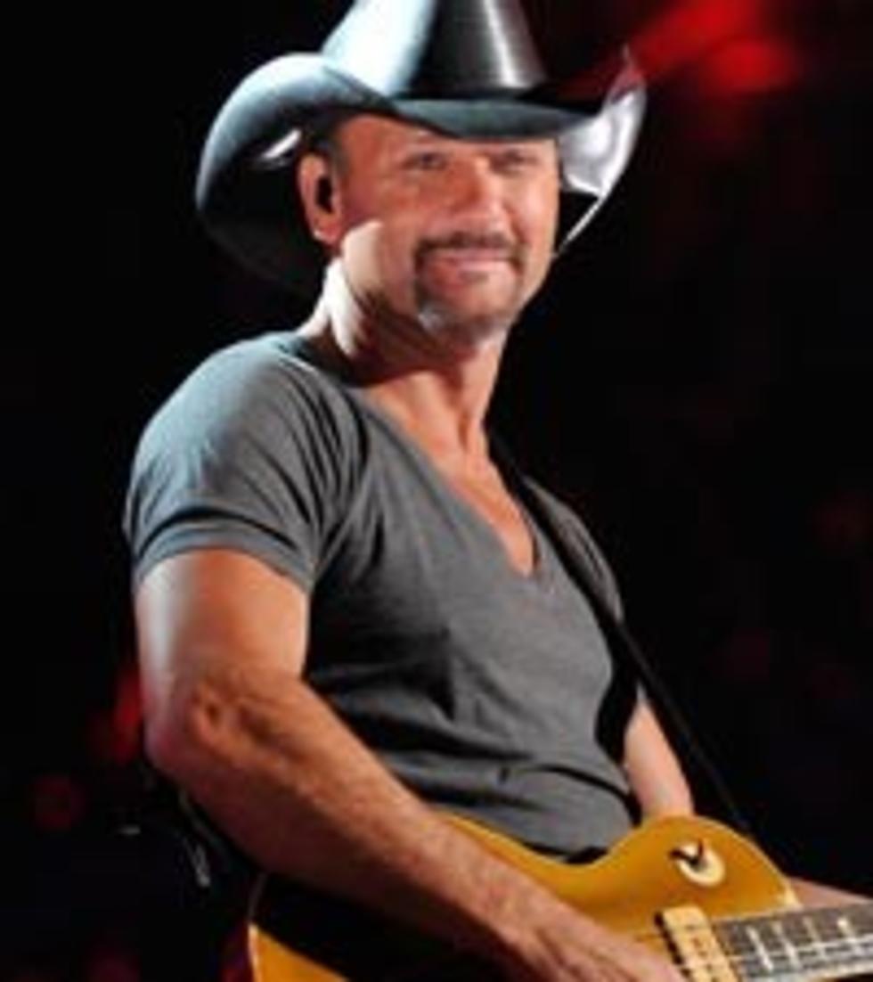 Tim McGraw Continues Tour Despite Broken Foot