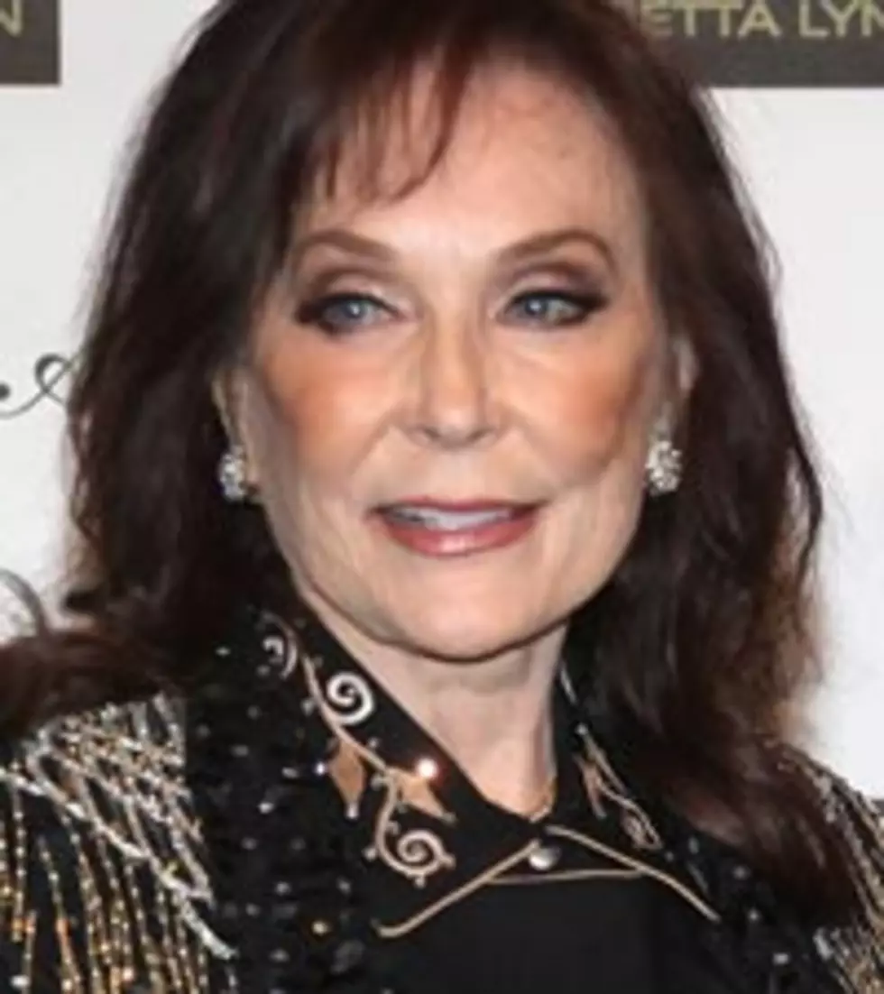 Loretta Lynn Talks Politics, Palin … and Justin Bieber!