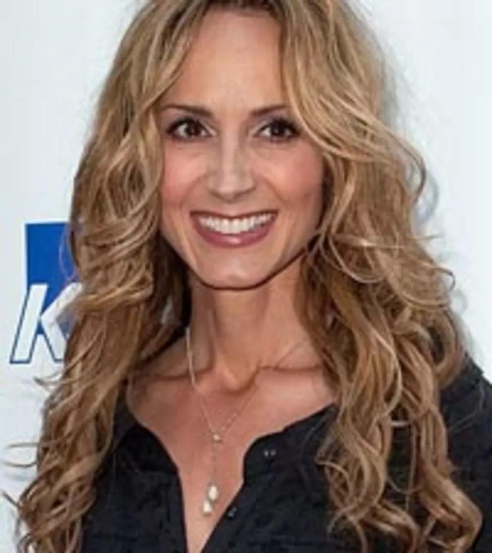 Chely Wright Bullied Since Coming Out, She Tells Larry King