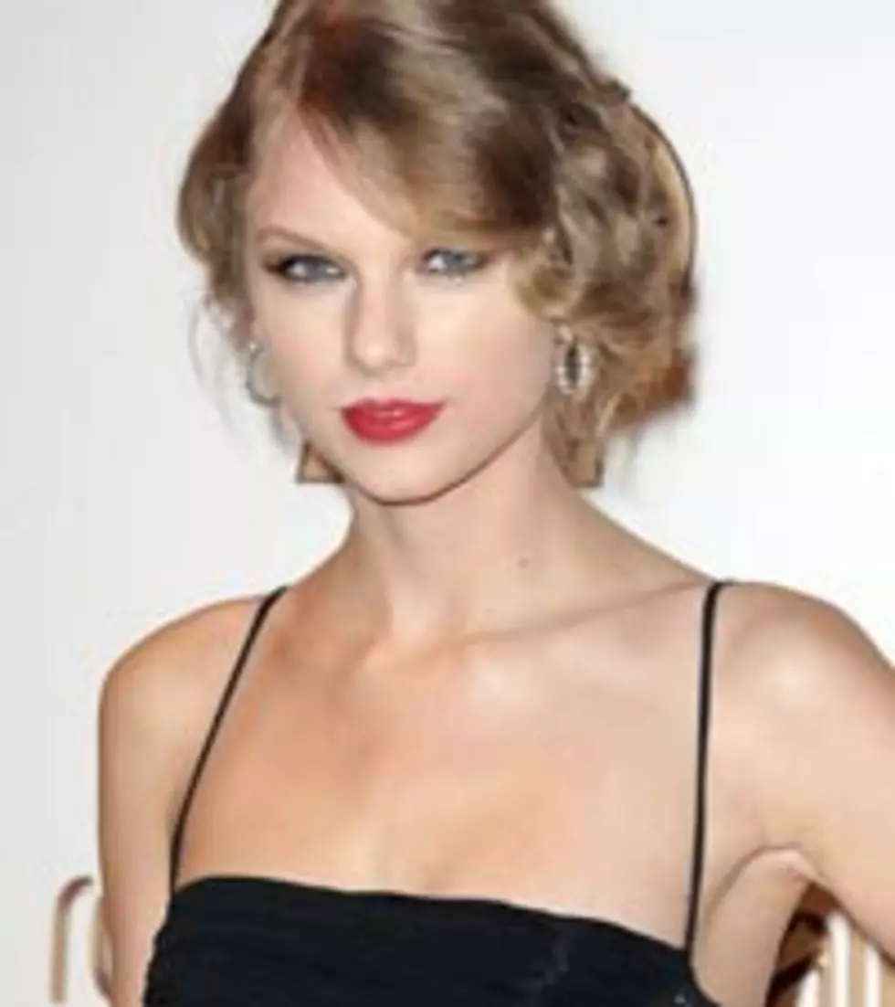 Taylor Swift Has a Weekend Date With College Football