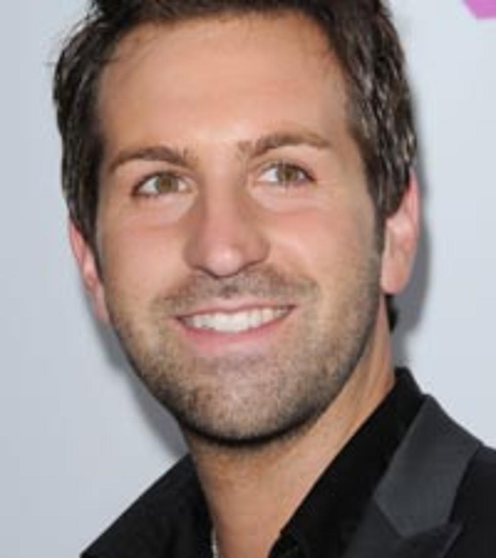 Josh Kelley Co-Writes ‘Mike & Molly’ Theme Song