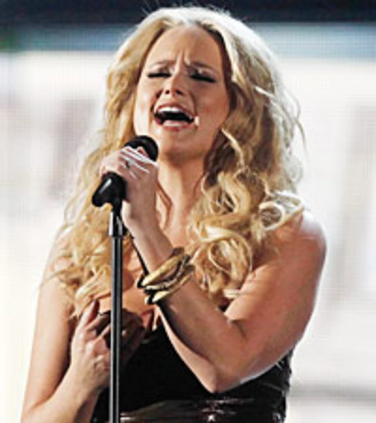 Miranda Lambert Brings Down the ‘House’ at Grammy Awards