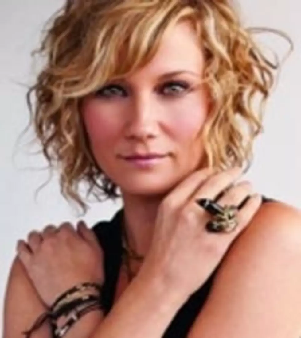 Jennifer Nettles Helps Start a &#8216;Playground&#8217; for Kids