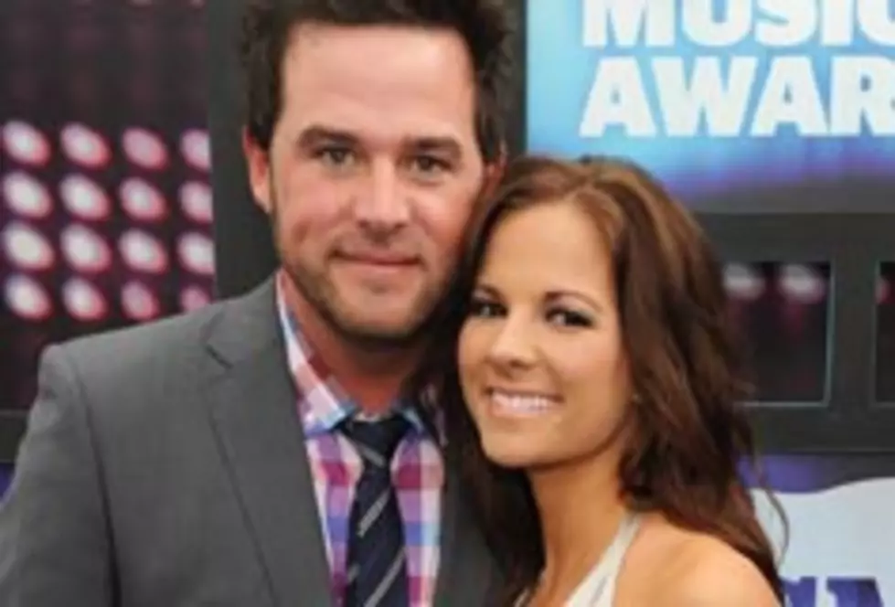 David Nail&#8217;s Wife Is a Good Sport About Sexy &#8216;Let it Rain&#8217; Video