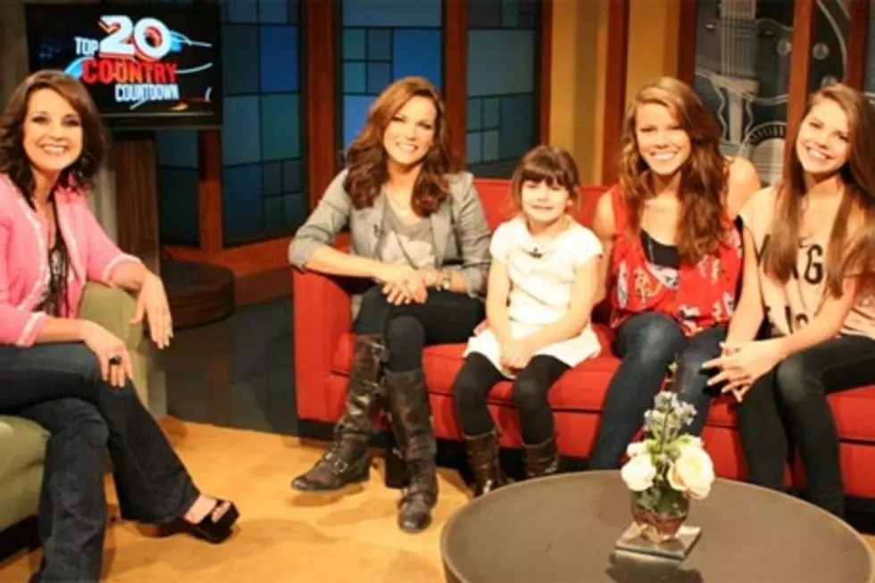 Martina McBride and Daughters Celebrate Mom’s Day on GAC