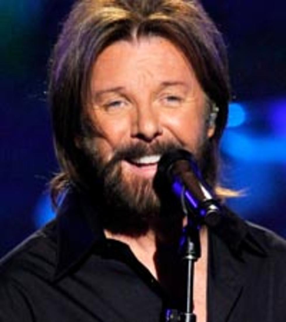 Ronnie Dunn Inks His Status as ‘Singer in a Cowboy Band’