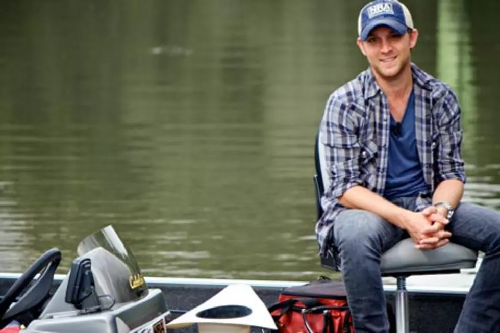 Justin Moore Celebrates ‘Outlaws’ Live From the Lake