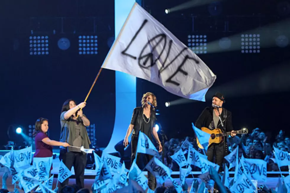 Sugarland Extend Call to &#8216;Revolution&#8217; With Love Flag