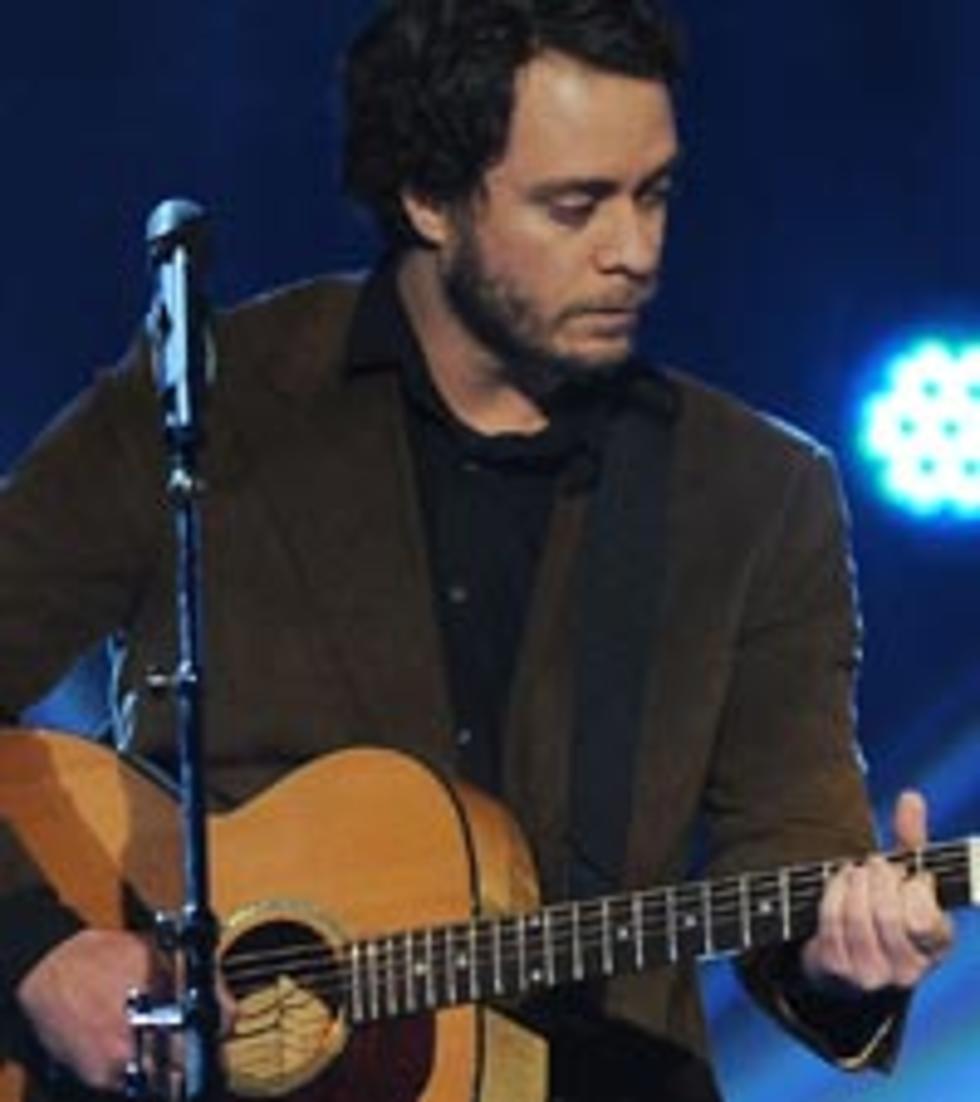 Amos Lee to Play July 4 Military USO Concert at the White House