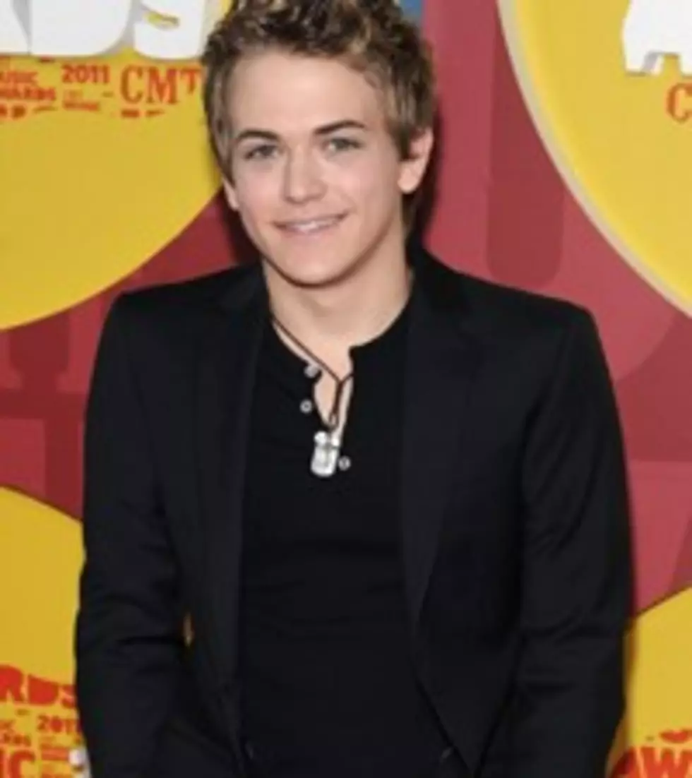 Hunter Hayes’ iPod Gets Taylor Swift’s Attention