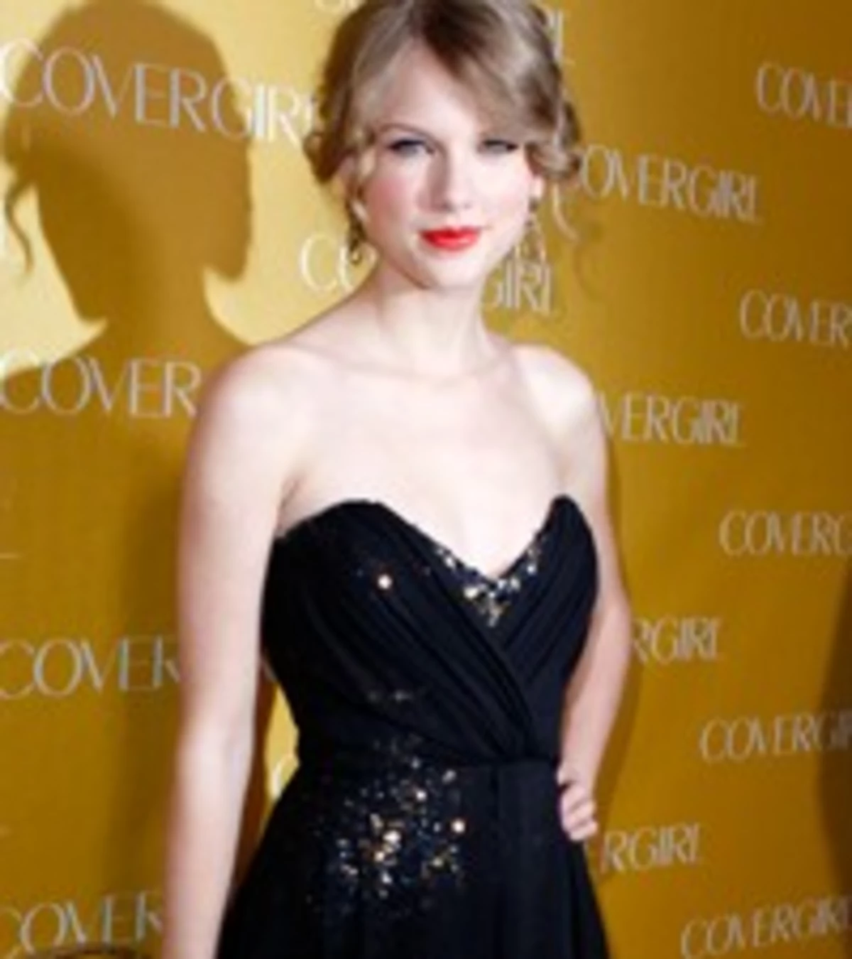 Taylor Swift Named One of Vogue’s Style Icons