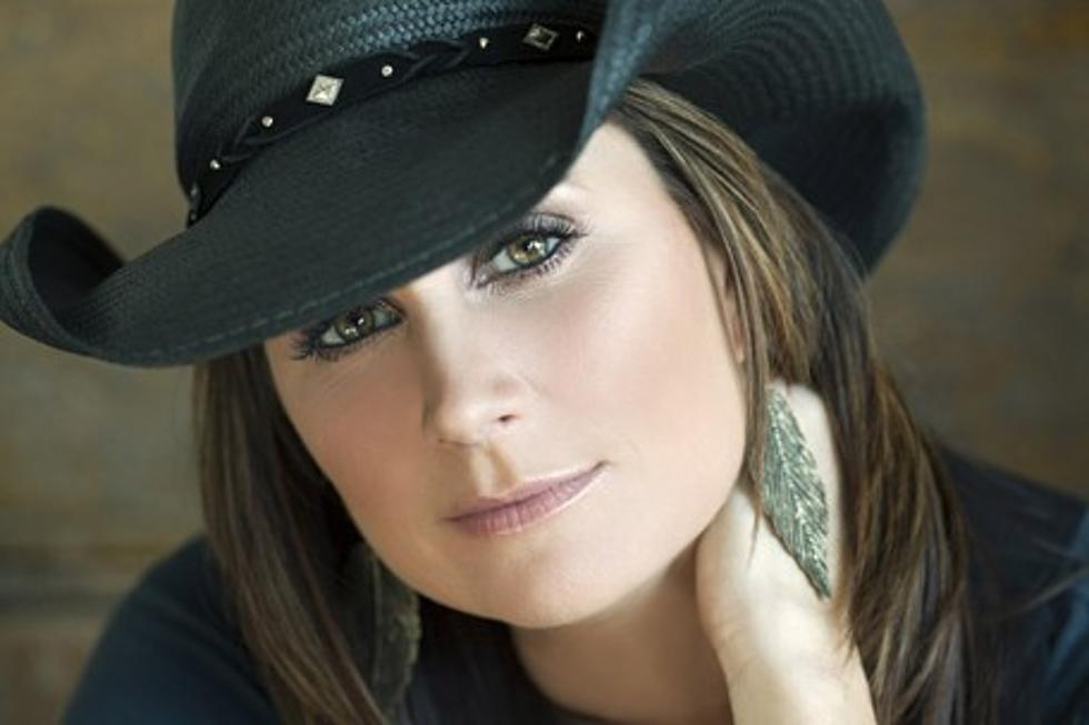 Terri Clark Finds Her Smile Again With &#8216;Roots &amp; Wings&#8217;