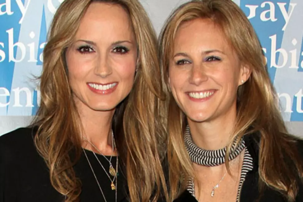 Chely Wright Ties the Knot in Connecticut